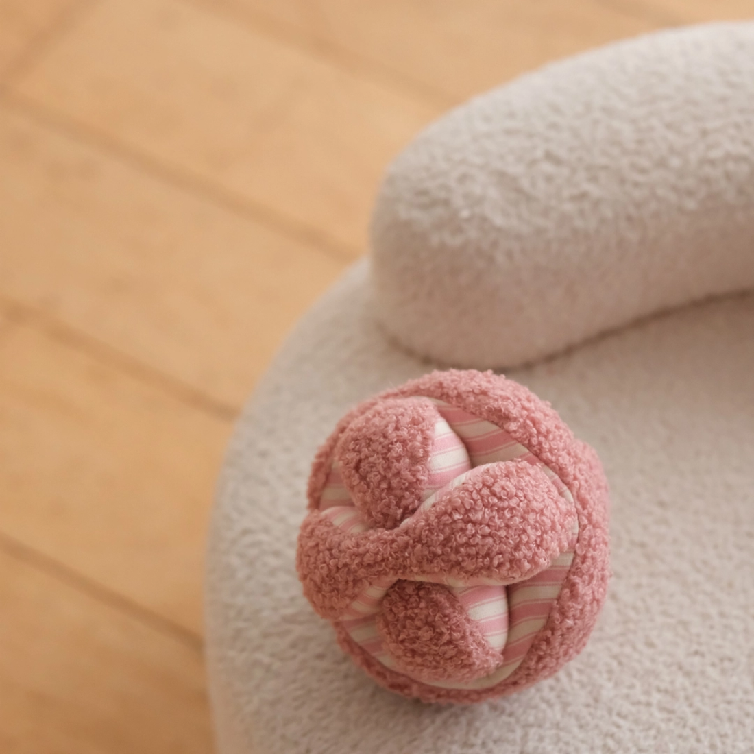 Lambwolf Mini Monti // Activity Ball with Space for Treats (Pink)
