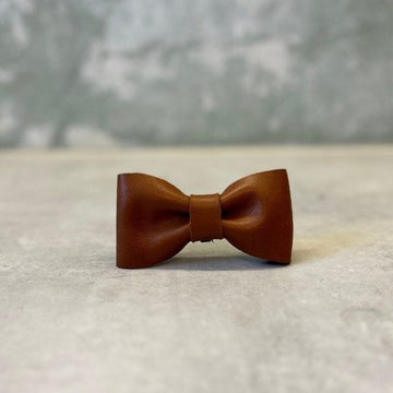 Bone &amp; Bites // Leather bow tie (cognac)