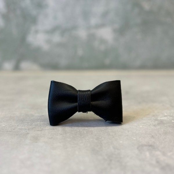 Bone &amp; Bites // Leather bow tie (black)