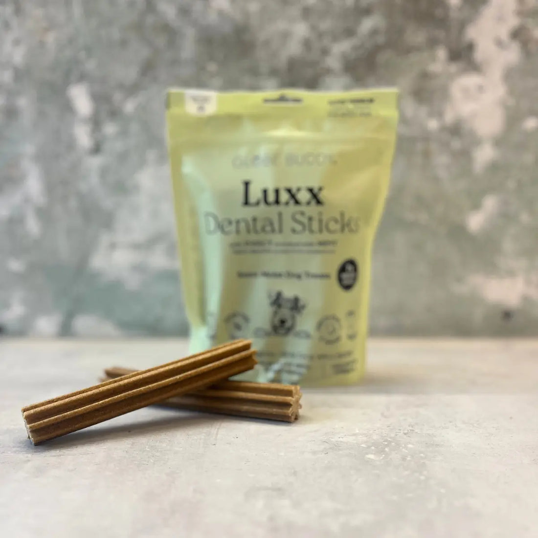 Globe Buddy Dental Luxx // Dental Sticks with insect protein and mint