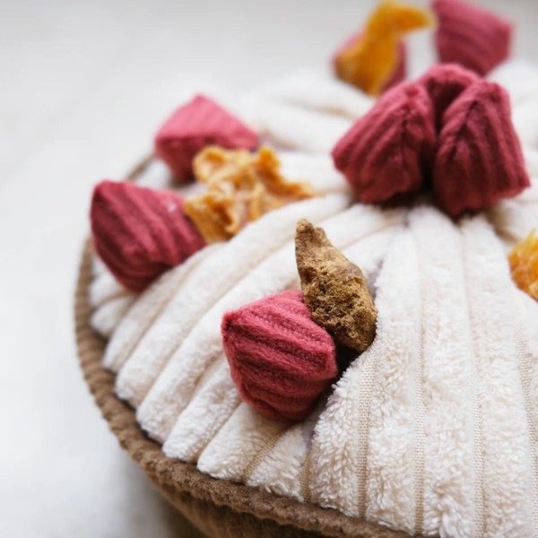 Lambwolf Berry Pie // Activity toy with pockets and 'squeak'