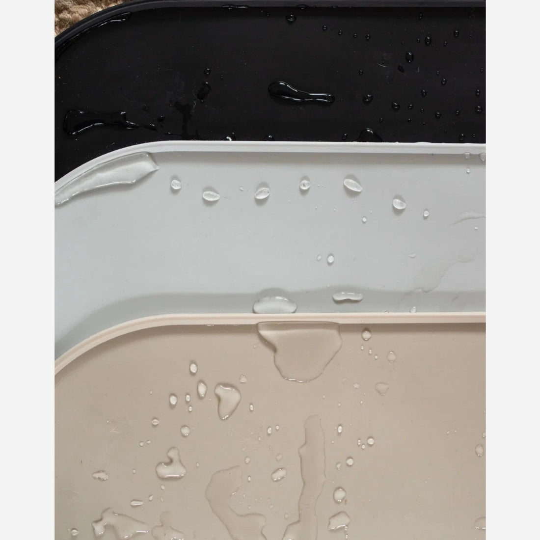 Lievick No Spill Mat // Silicone mat for dog bowls (light grey)