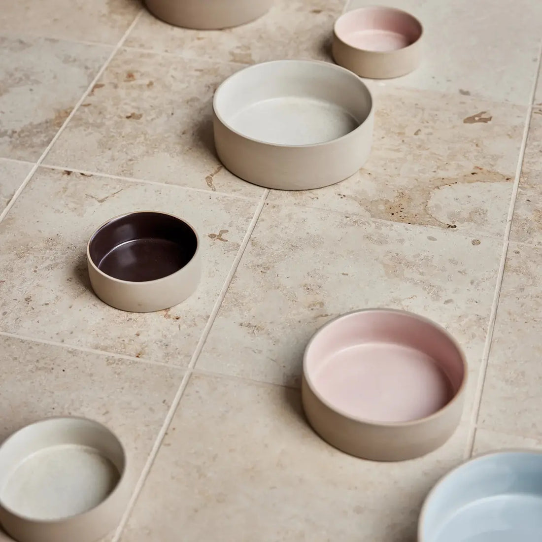OYOY Sia // Ceramic dog bowl (rose)
