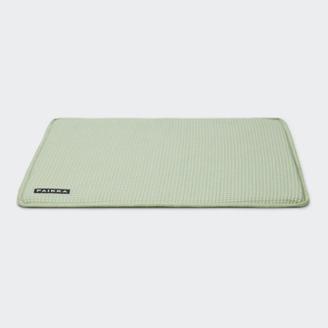 Paikka Cooling Blanket // Cooling blanket in self-cooling material (cabbage)