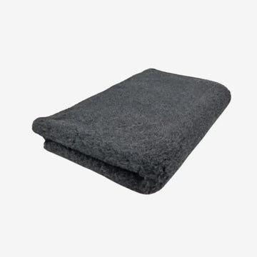 VetBed // Soft dog blanket with non-slip base (dark gray)