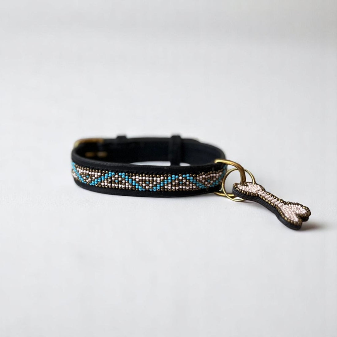 Zinj Kabaka Sky // Handmade dog collar with beads